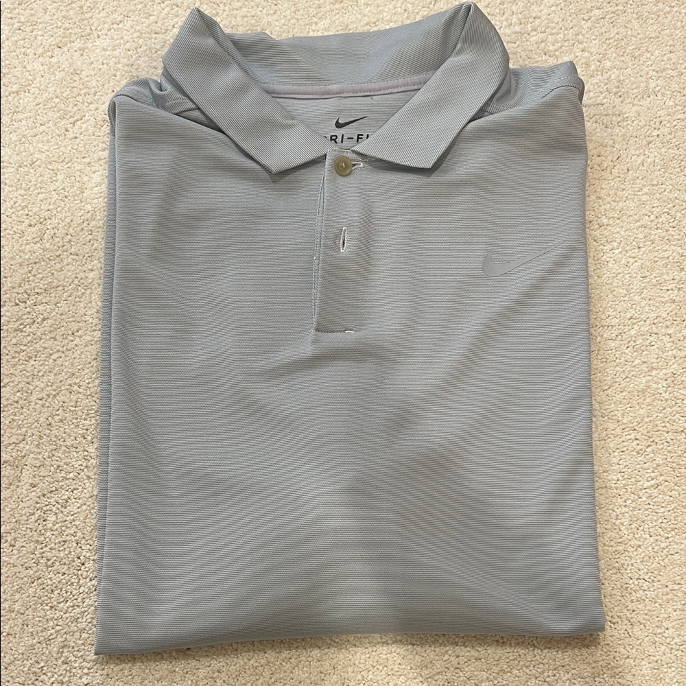 NWOT Nike Men's dri-fit Light Gray Athletic Golf Polo Shirt